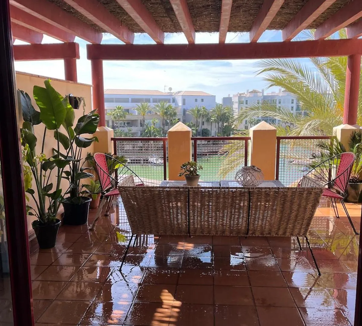 Fabulous Penthouse In Sotogrande Marina contacts
